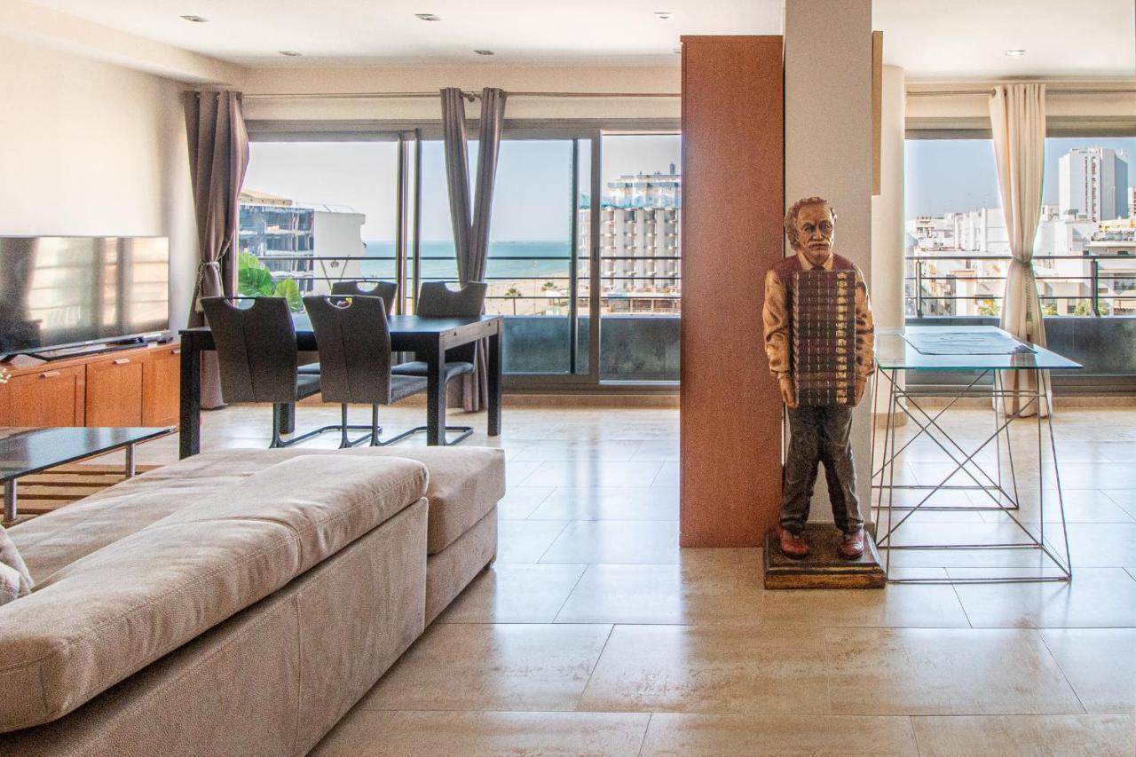 Loft Space - Time In Cádiz